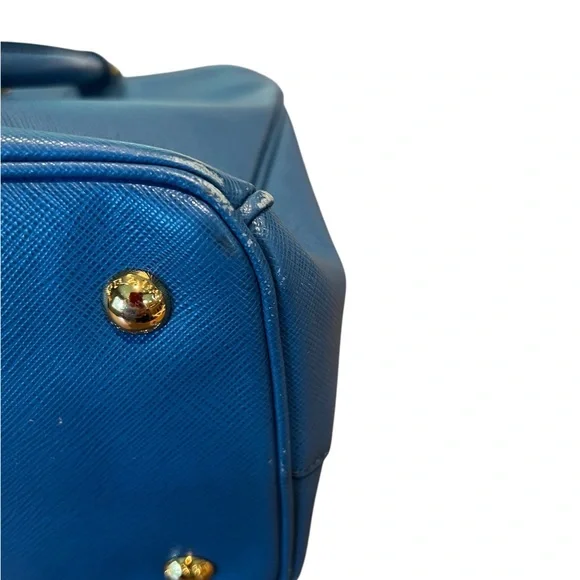 Authentic pre-loved Lux Galleria double zip closure tote. - Picture 7 of 16